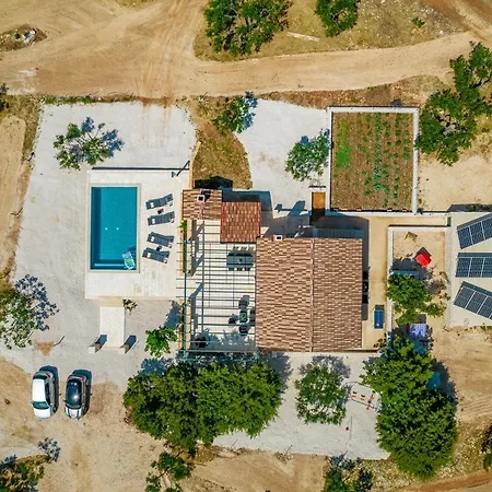 Secluded Bracuta With Swimming Pool Сasa de vacaciones