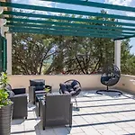 Dom wakacyjny Secluded Bracuta With Swimming Pool *