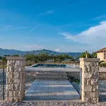Secluded Bracuta With Swimming Pool Pucisca