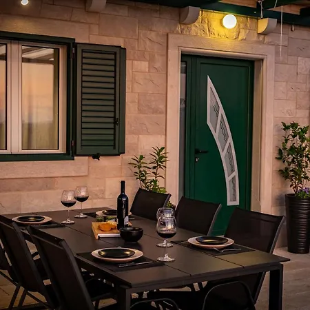 Secluded Bracuta With Swimming Pool * Pucisca