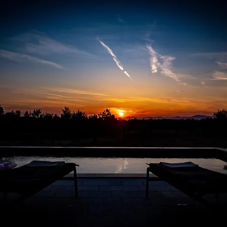 Hébergement de vacances Secluded Bracuta With Swimming Pool *
