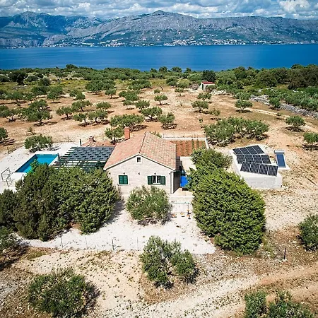 Secluded Bracuta With Swimming Pool Hébergement de vacances Pucisca
