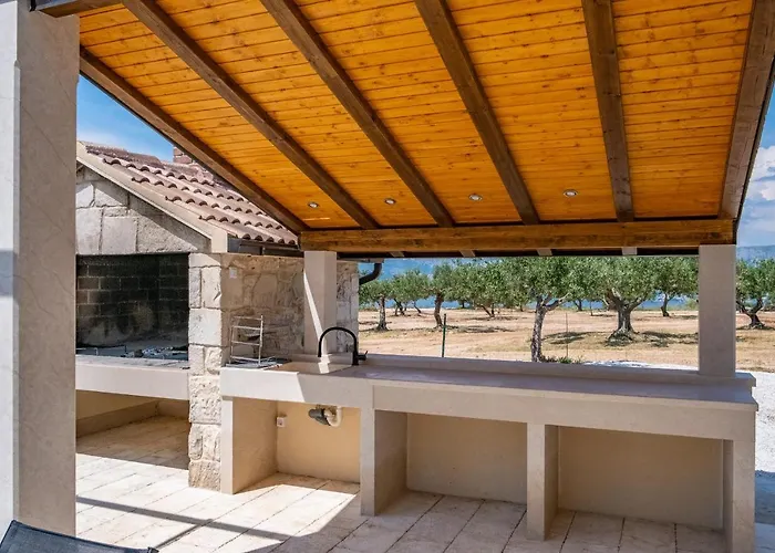 Holiday home Secluded Bracuta With Swimming Pool *